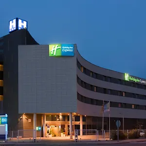 3* מלון Express By Ihg